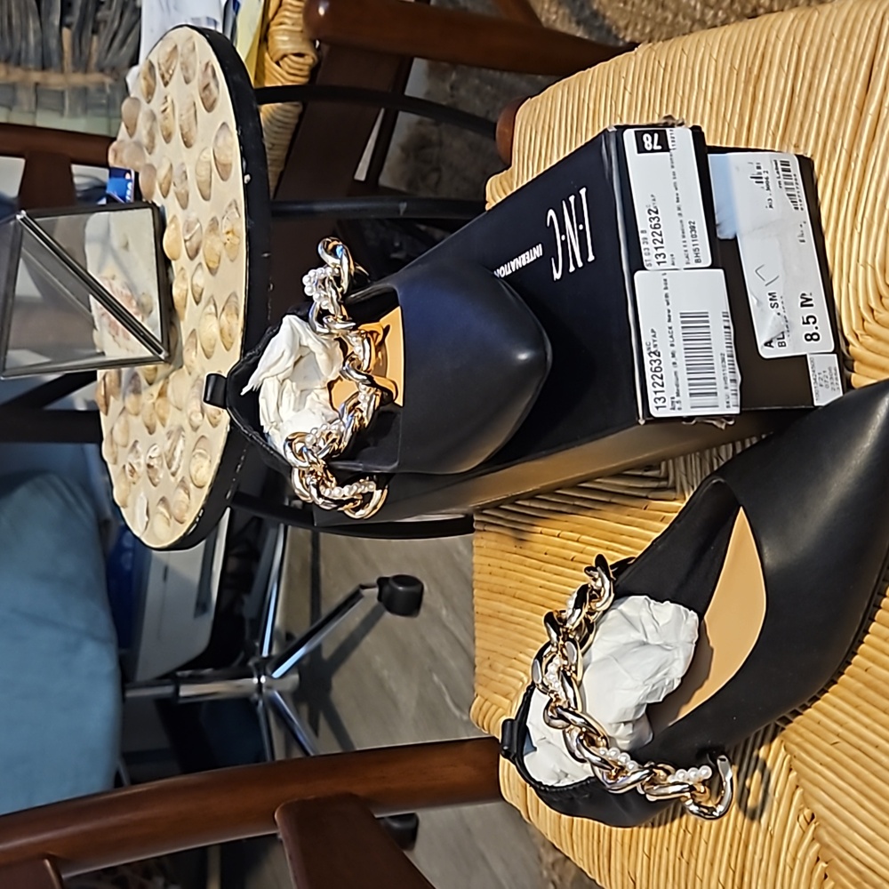 INC BLACK ANYAP FLAT SHOES SIZE 8.5M